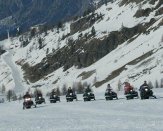 Scooter des neiges dans les Hautes Alpes